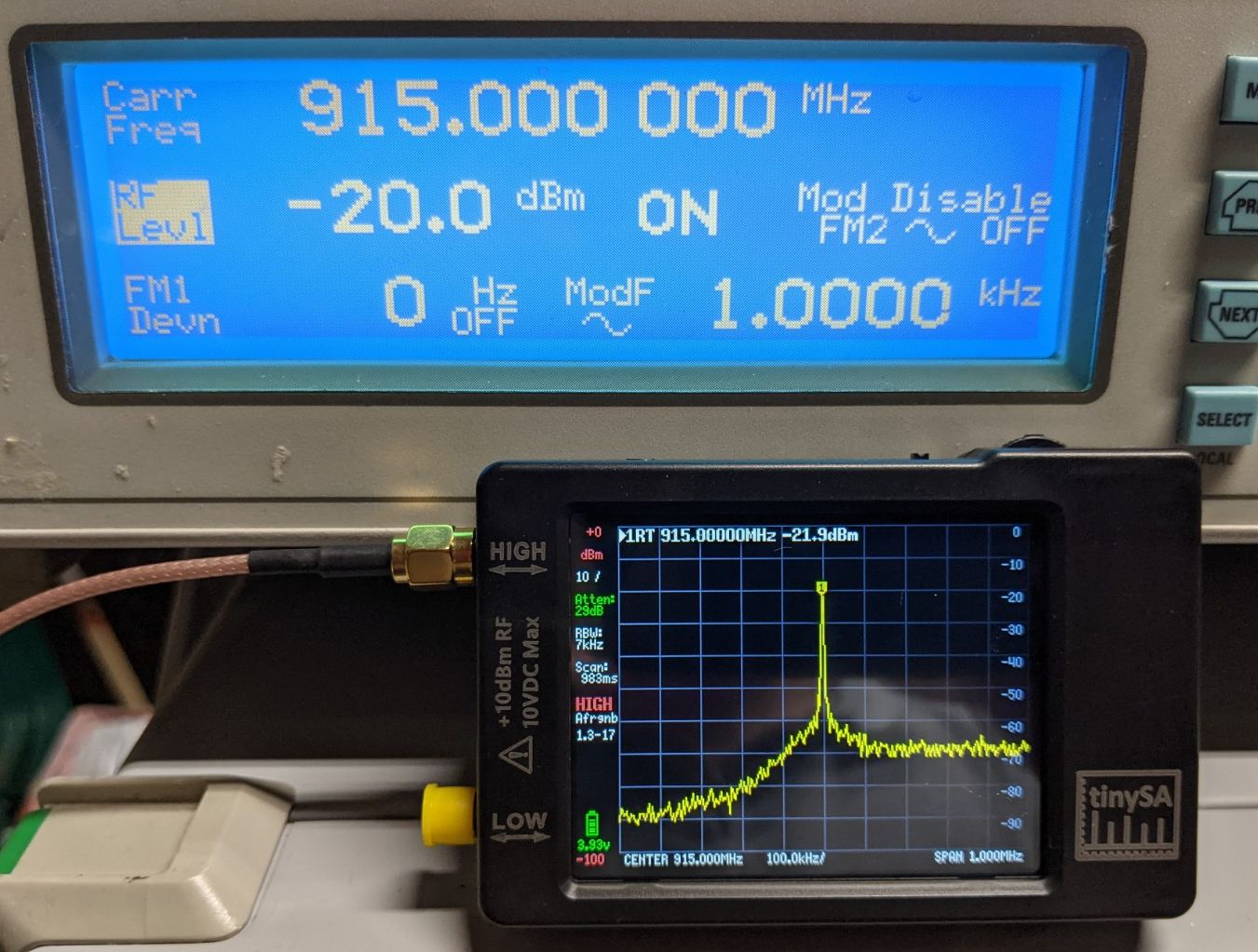 Tinysa ultra. EVS кодек 10 КГЦ. 54.9 КГЦ ФМ. Harmonics Test Transmitter with att tinysa. Harmonics Test with att tinysa.